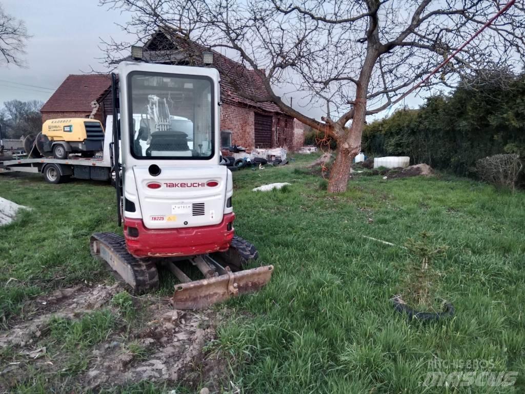 Takeuchi TB 225 Mini excavators < 7t (Mini diggers)