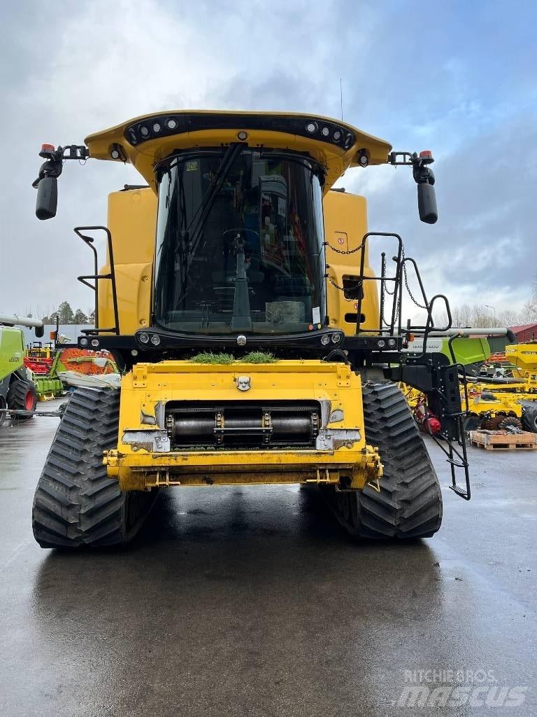 New Holland CR 9.90 Combine harvesters