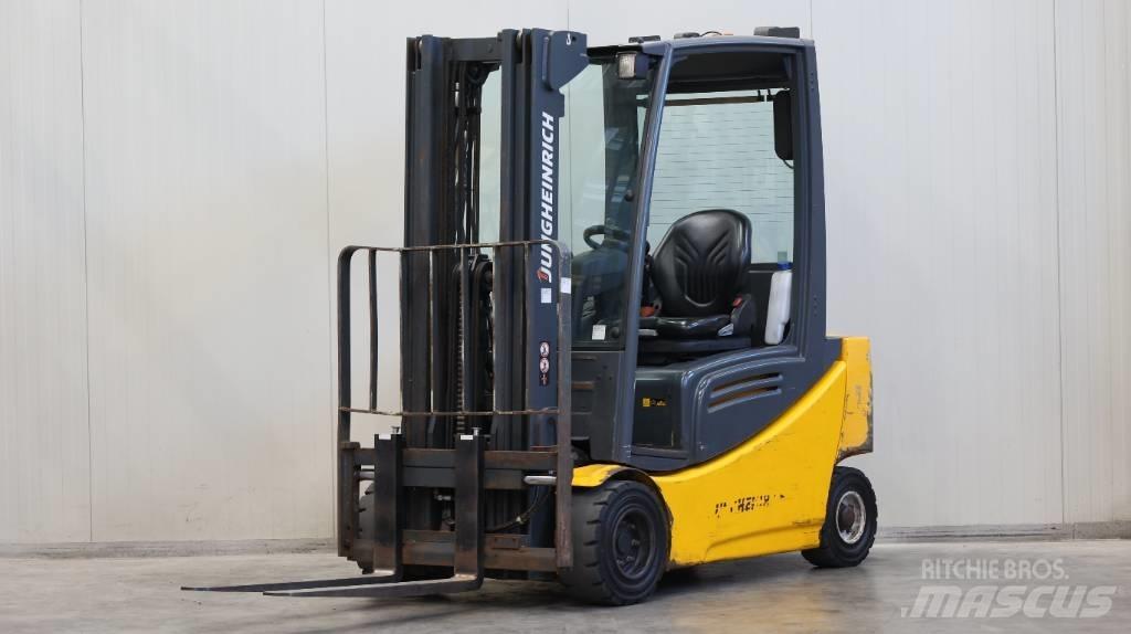 Jungheinrich EFG 320 Electric forklift trucks