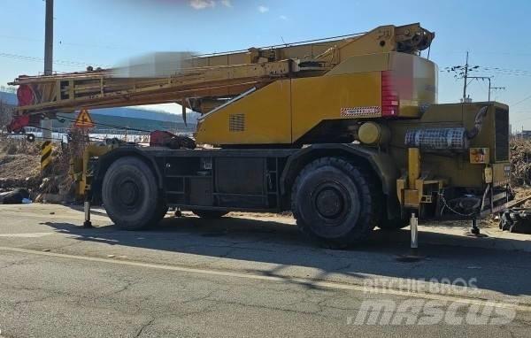 Kobelco RK 450 Rough terrain cranes