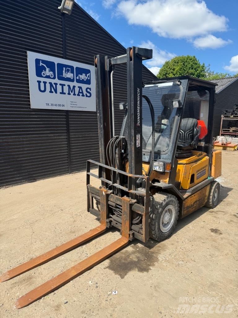 Jungheinrich DFG 25 Diesel trucks