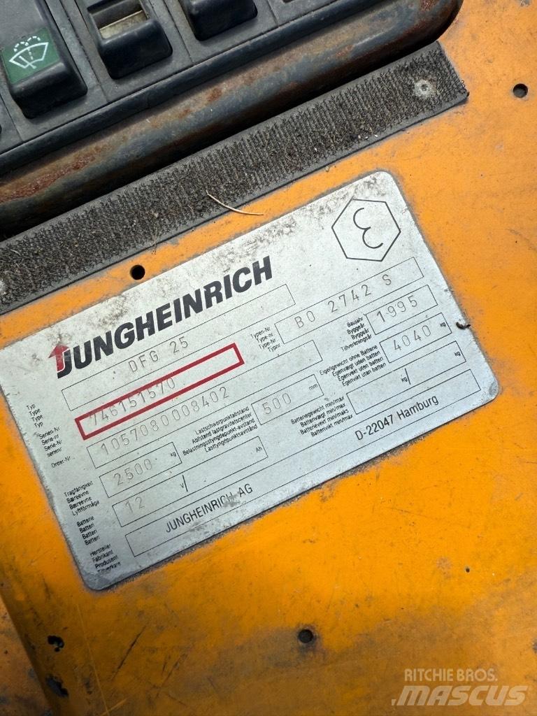 Jungheinrich DFG 25 Diesel trucks