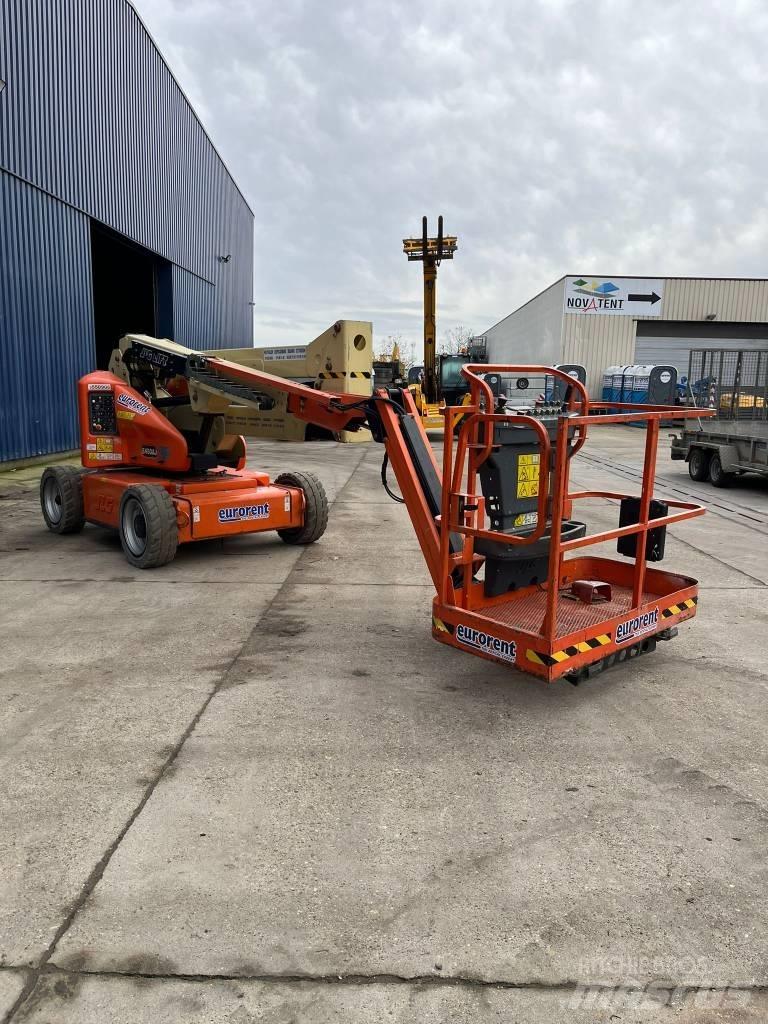 JLG E 450 AJ Articulated boom lifts