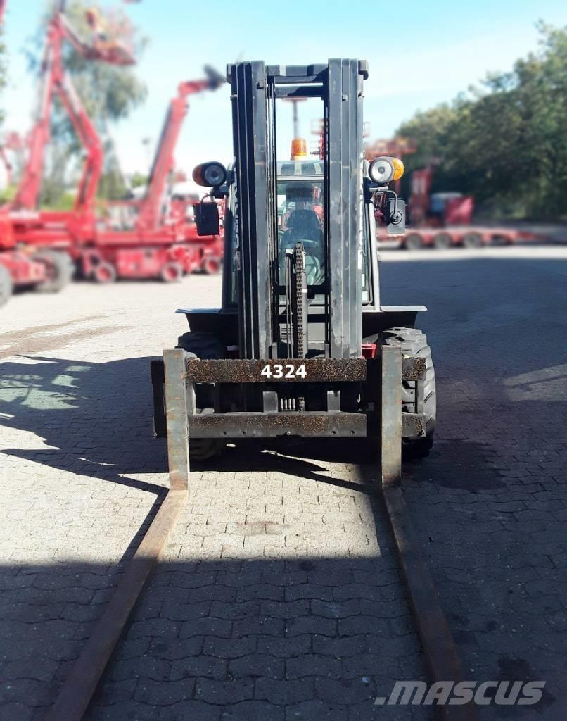 Ausa C 300 H X4 Rough terrain truck
