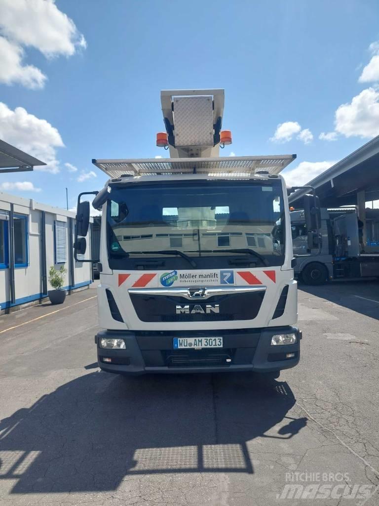 Palfinger P 300 KS Truck mounted platforms
