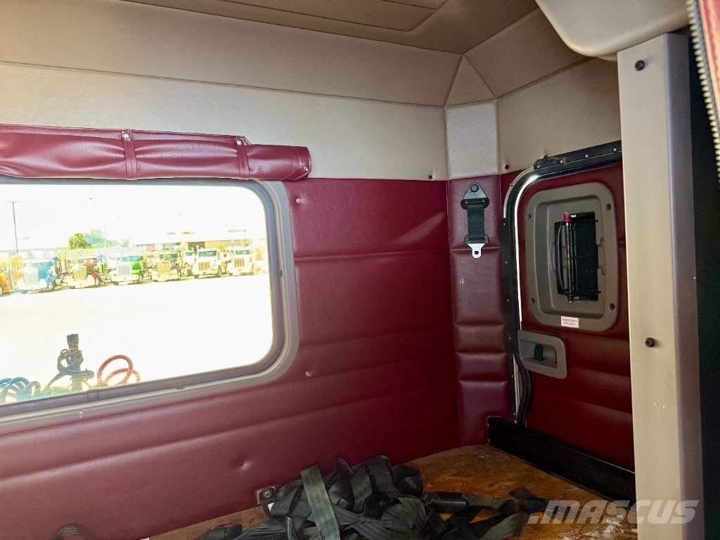 Peterbilt 389 Prime Movers
