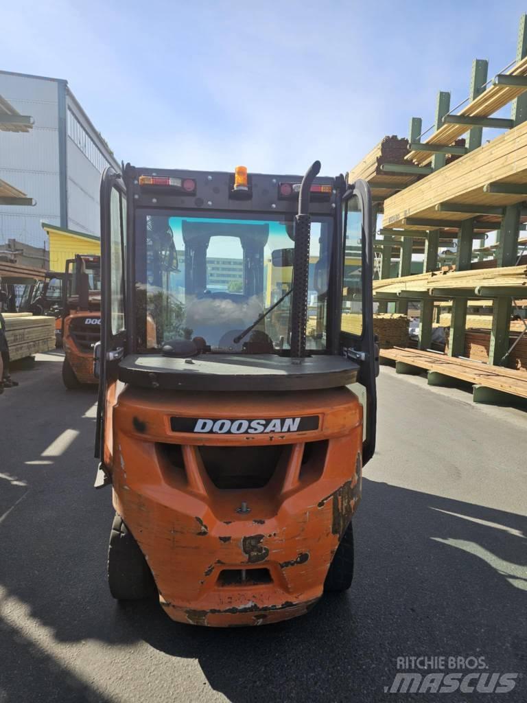 Daewoo Doosan D35C - 7 Diesel trucks