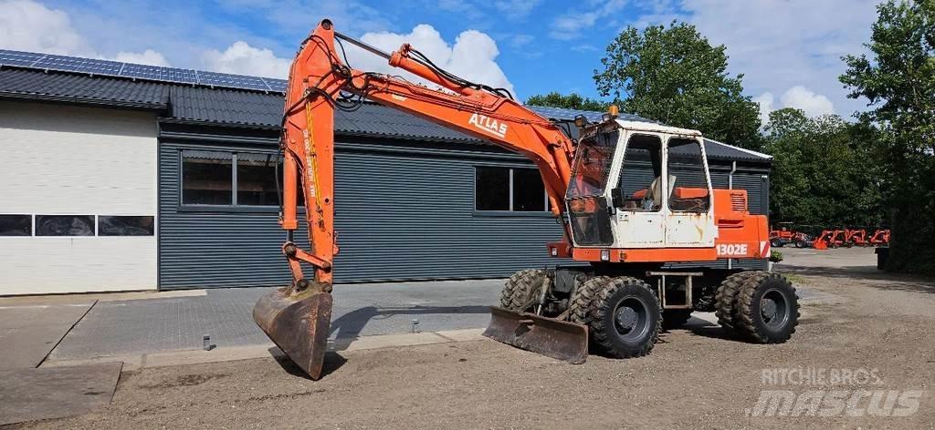 Atlas 1302 E Wheeled excavators