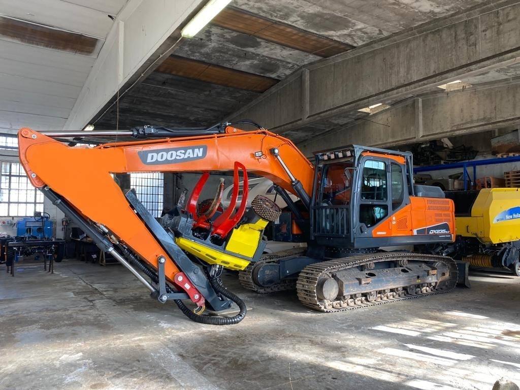Doosan DX 235 NLC-5 Crawler excavators