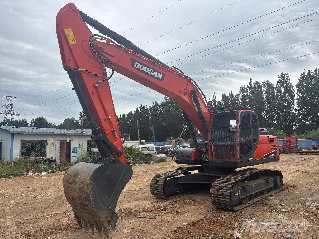Doosan DX 225 Crawler excavators