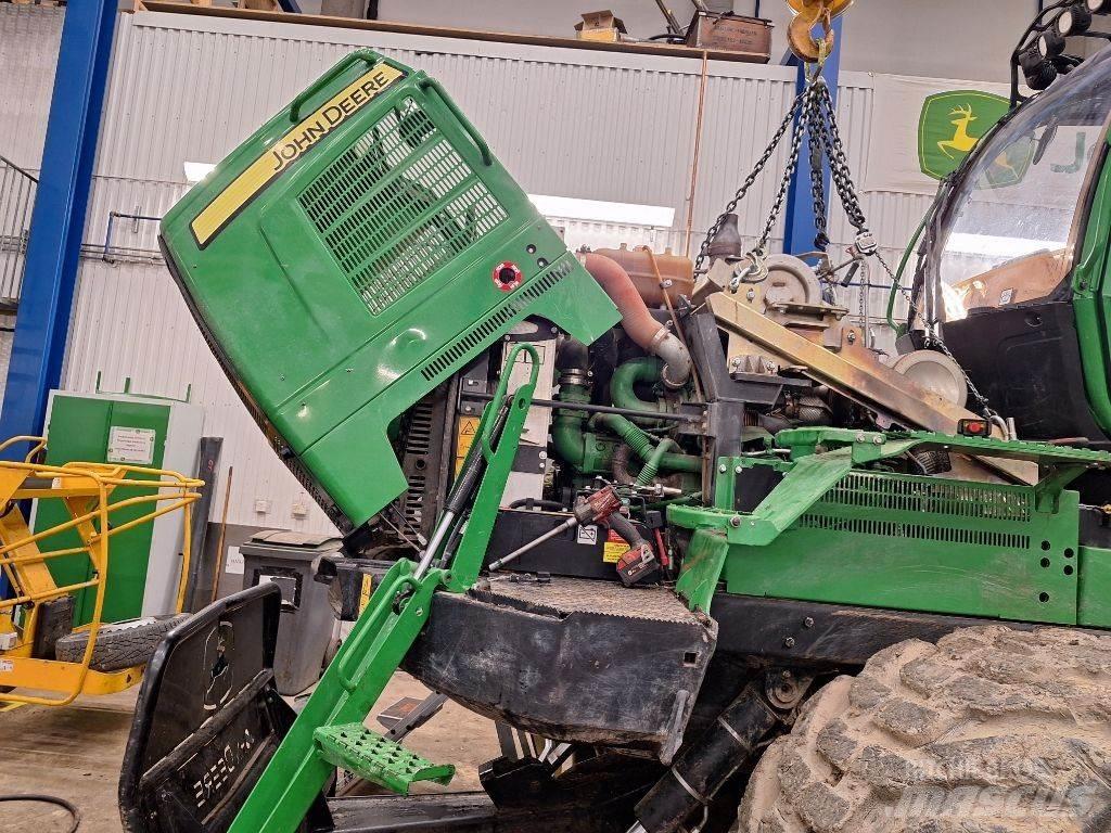 John Deere 1910 Forwarders
