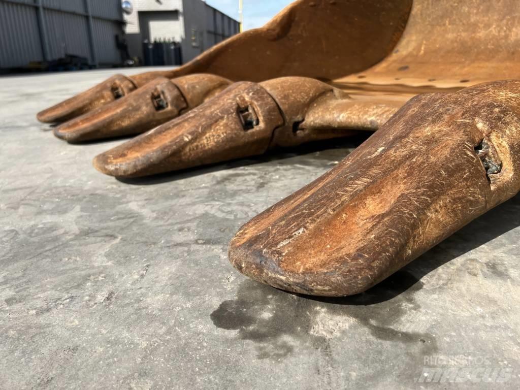 Engcon S80 Buckets