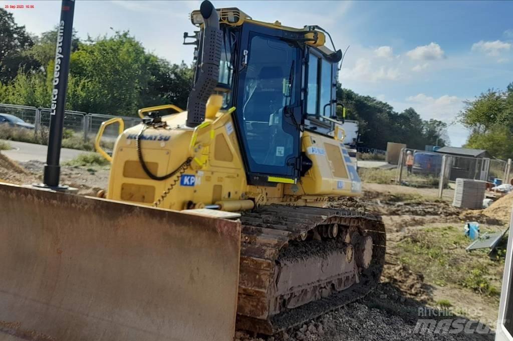 Komatsu D51 PX-24 Crawler dozers