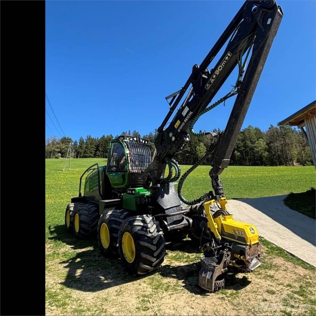 John Deere 1270 G Harvesters