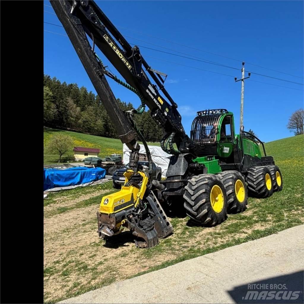 John Deere 1270 G Harvesters