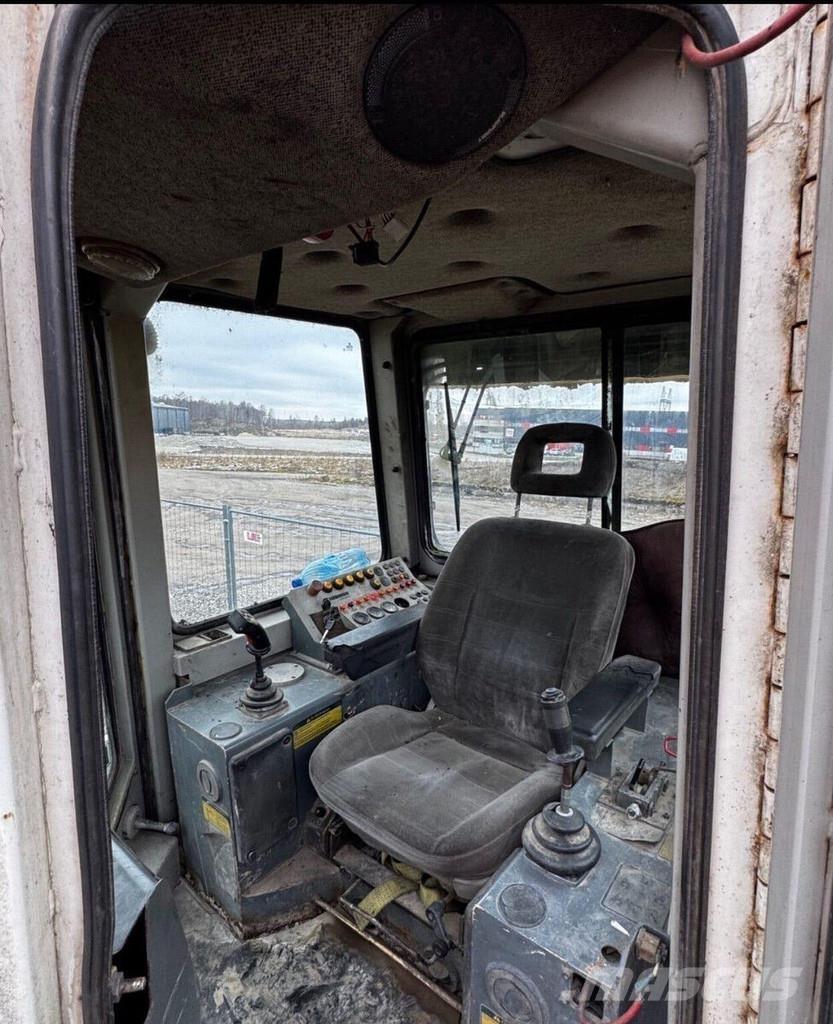 Liebherr 732 Crawler dozers