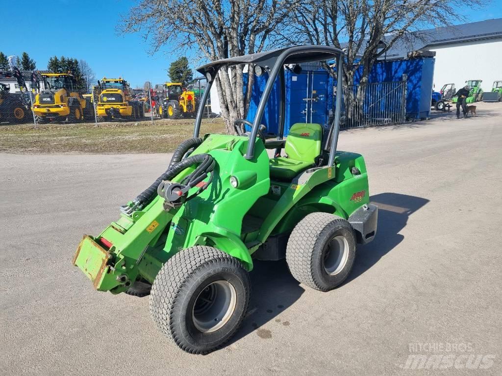 Avant 528 Mini loaders