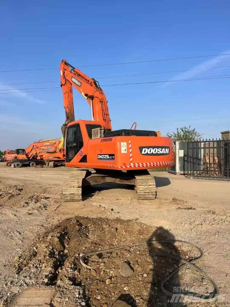 Doosan DH 225 LC-7 Crawler excavators