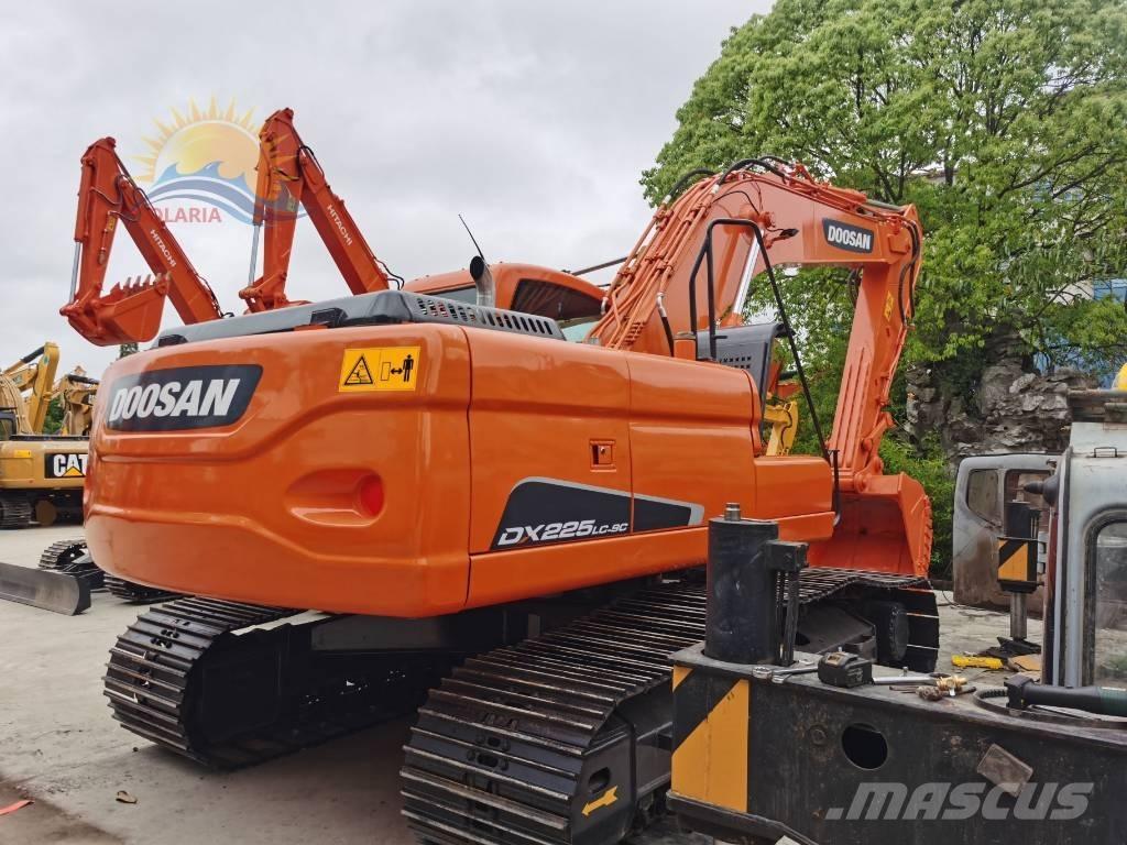 Doosan DX 225 LC Crawler excavators