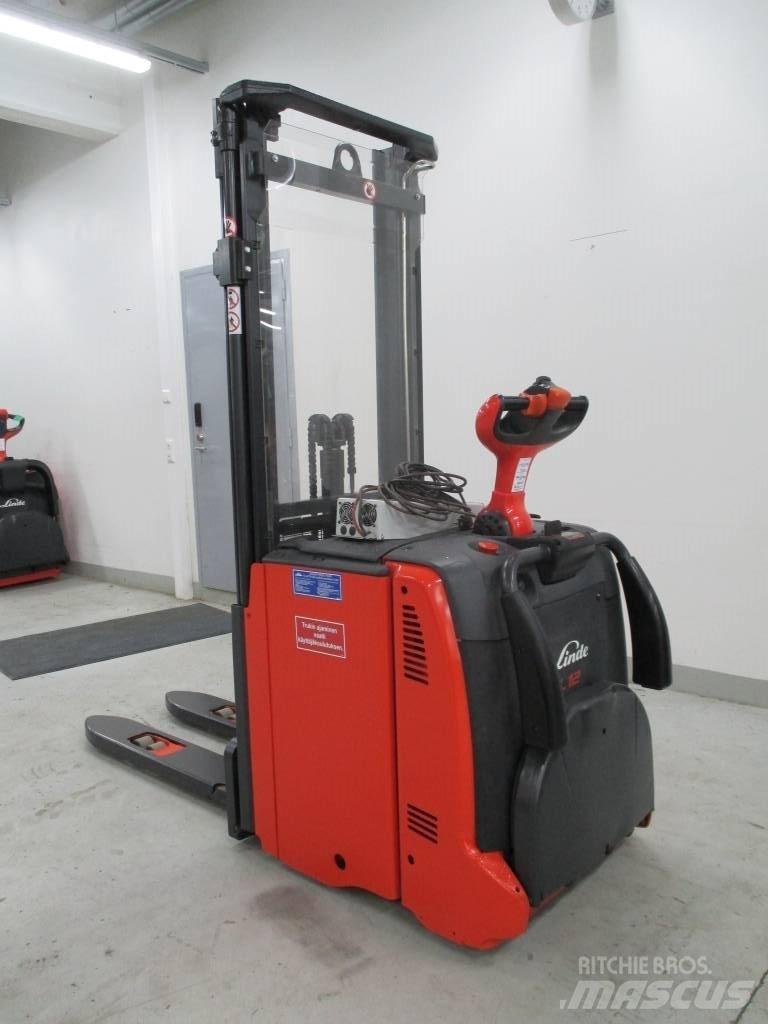 Linde L 12 AP Self propelled stackers
