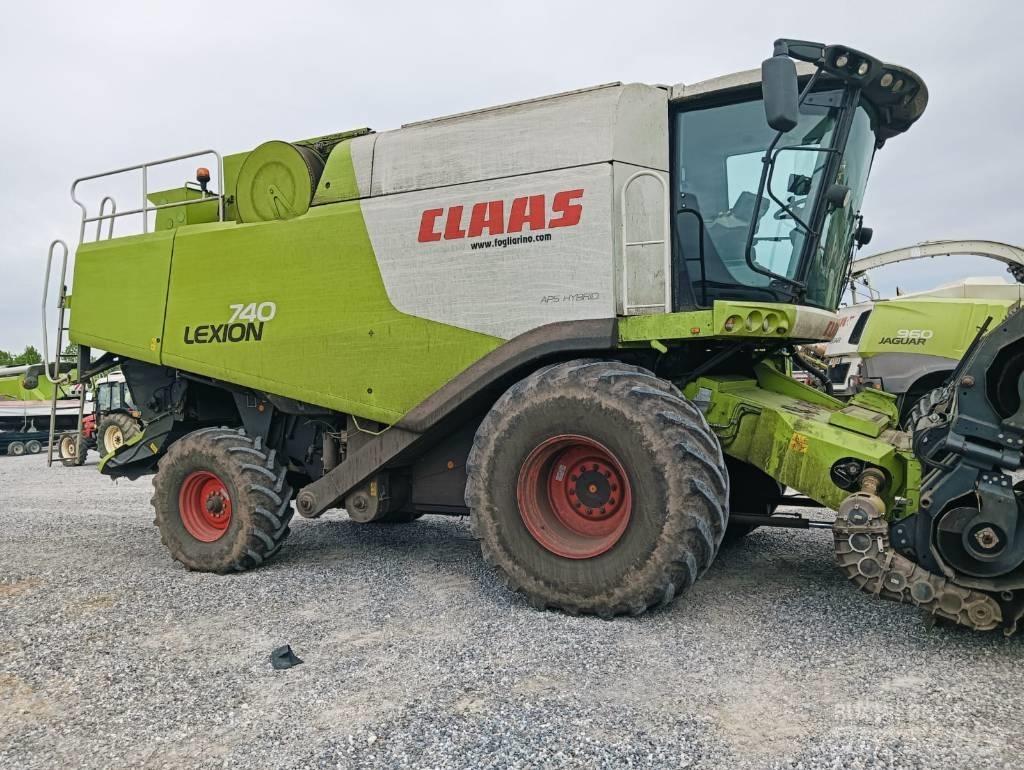 CLAAS Lexion 740 Combine harvesters