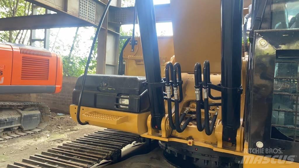 CAT 320D2L Crawler excavators