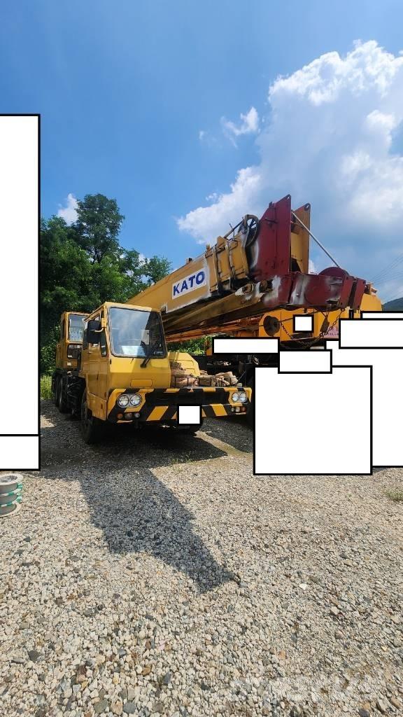Kato NK 200 H V All terrain cranes