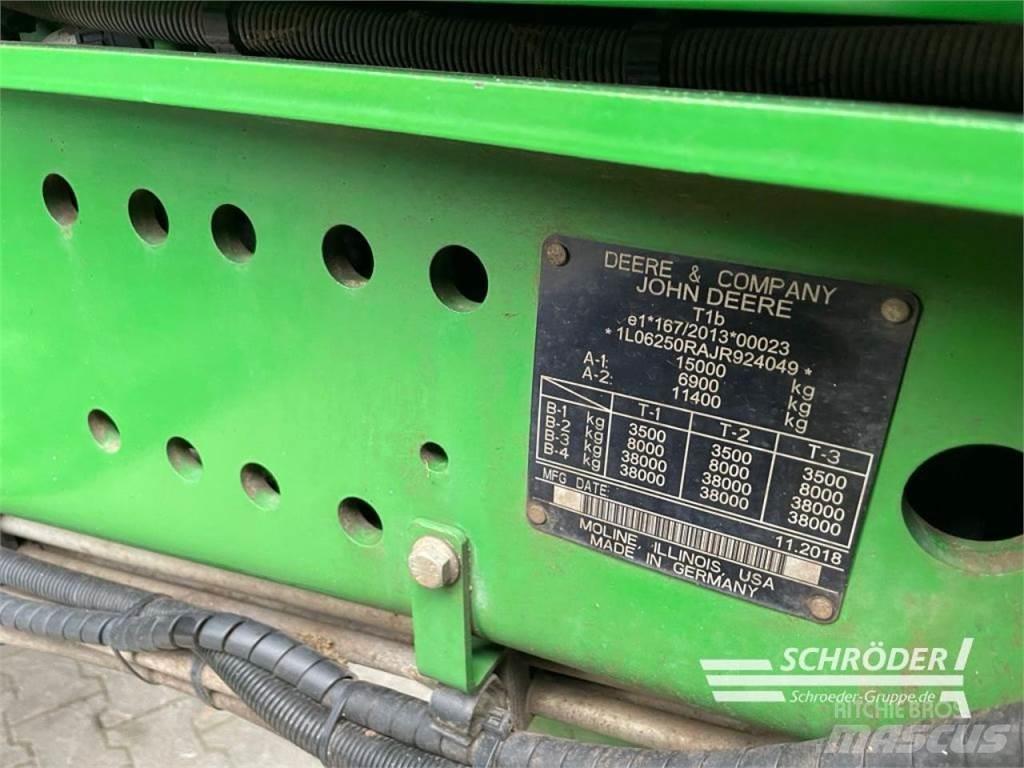 John Deere 6250 R Tractors