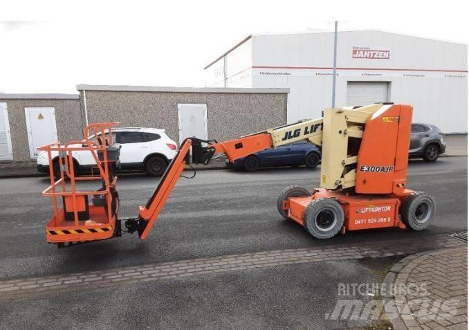 JLG E 300 AJP Articulated boom lifts