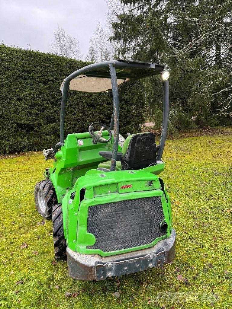 Avant 528 Multi-purpose loaders