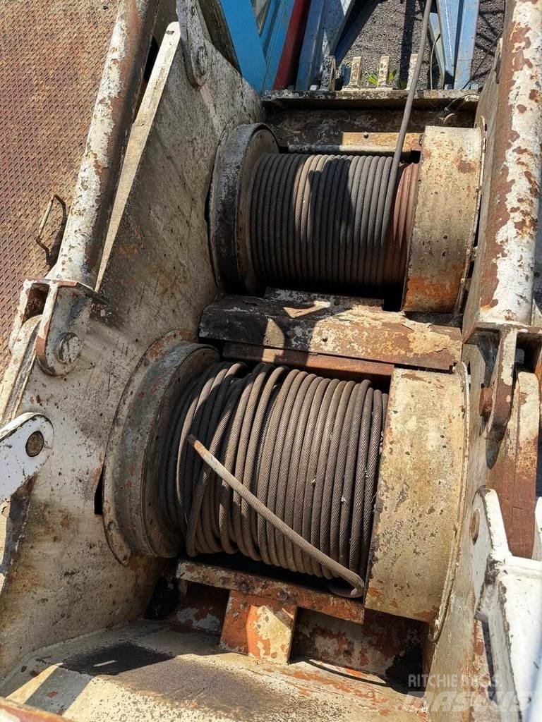 Casagrande C60 Track mounted cranes