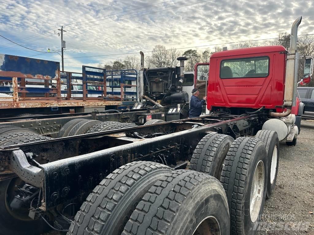 Mack CV 713 Demountable trucks