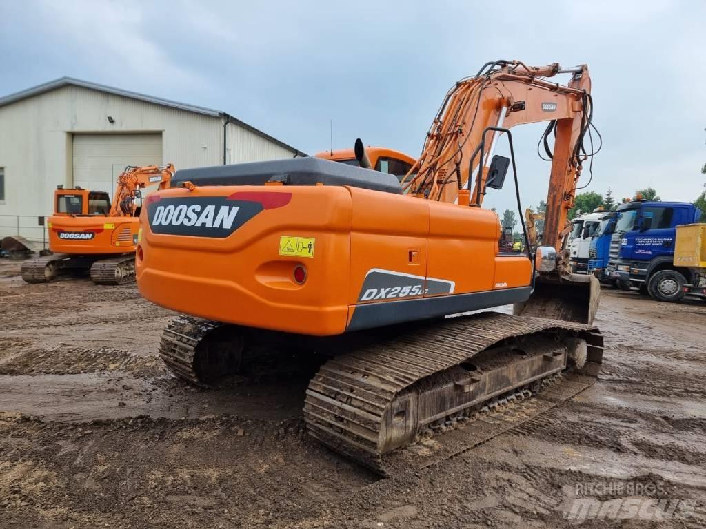 Doosan DX 255 LC Crawler excavators
