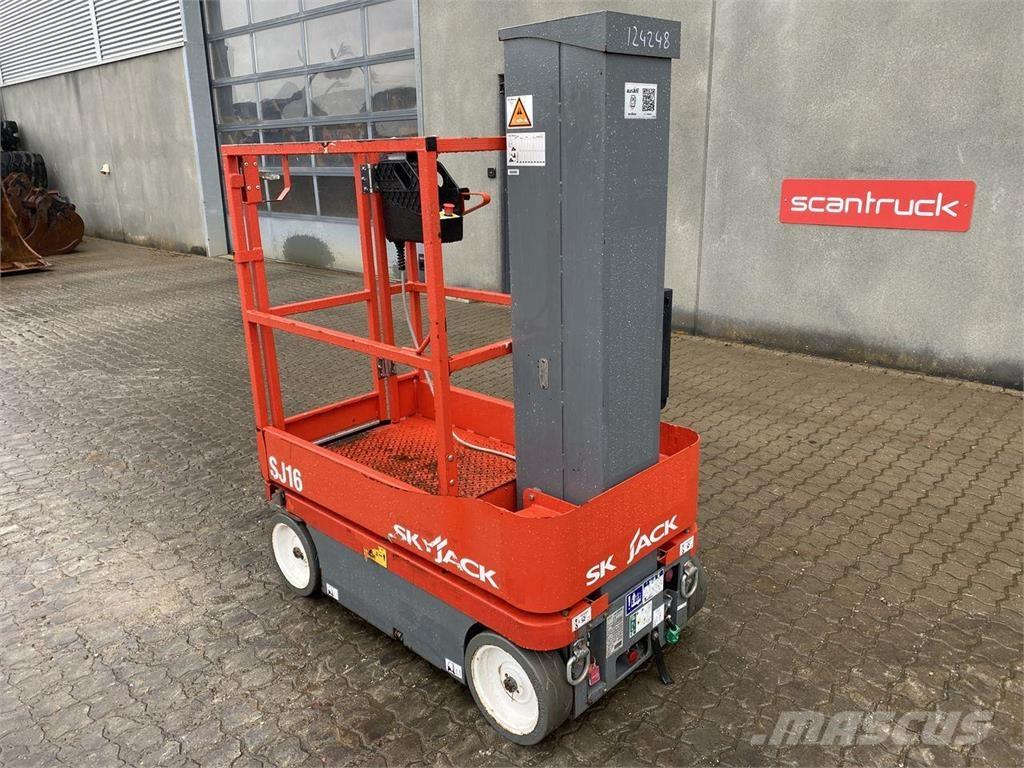 SkyJack SJ16 Used Personnel lifts and access elevators