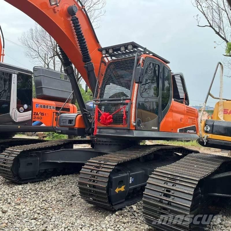 Doosan DX225 Crawler excavators