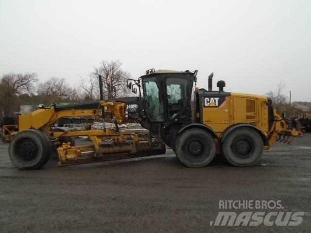 CAT 140 M 2 AWD Graders