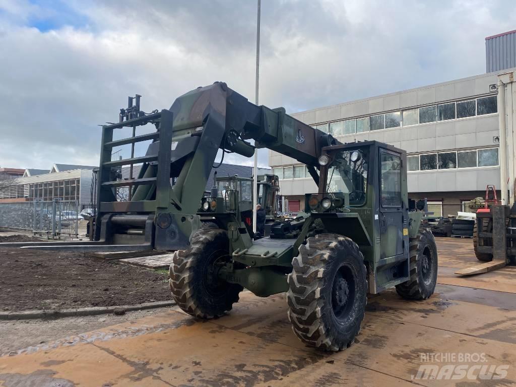 SkyTrak 6000M Telescopic handlers