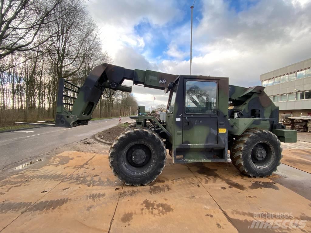 SkyTrak 6000M Telescopic handlers