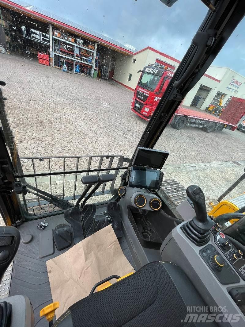 JCB 220 X LC Crawler excavators