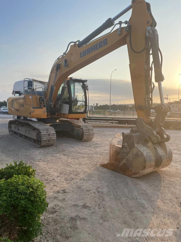 Liebherr R922 NLC Crawler excavators