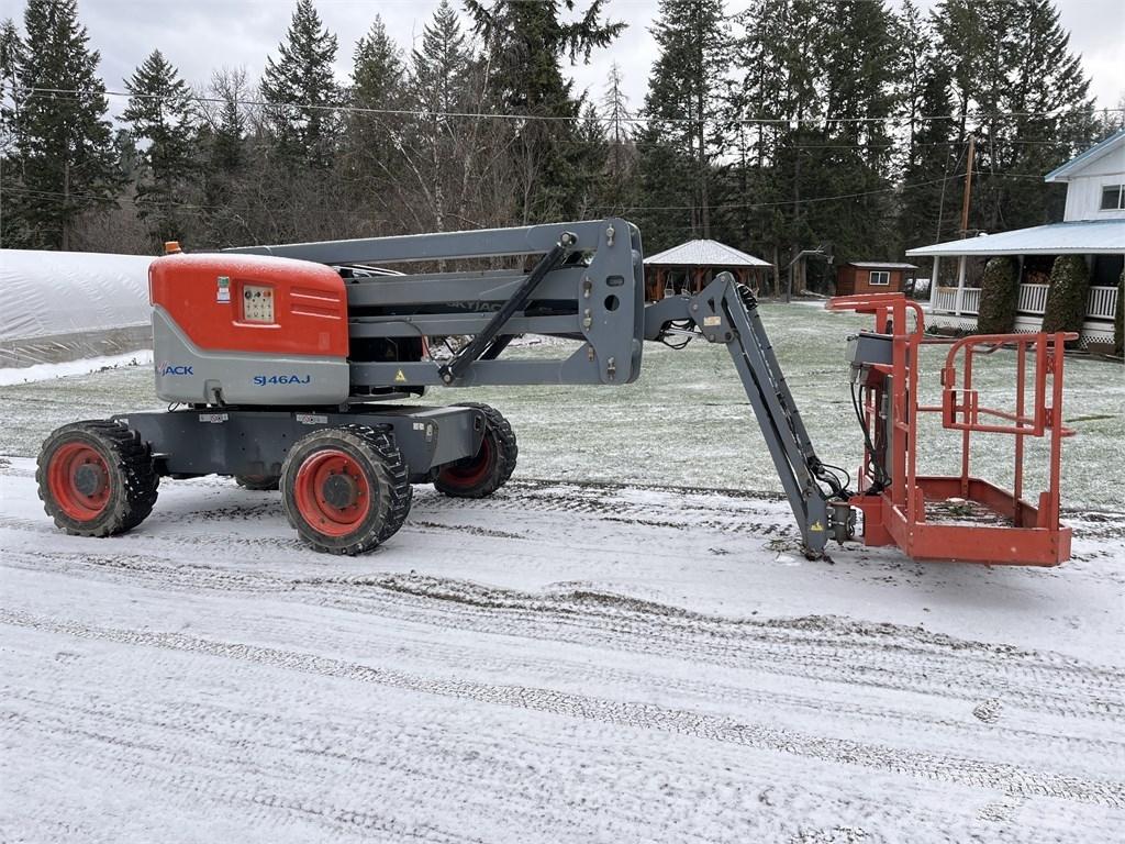 SkyJack SJ 46 AJ Articulated boom lifts