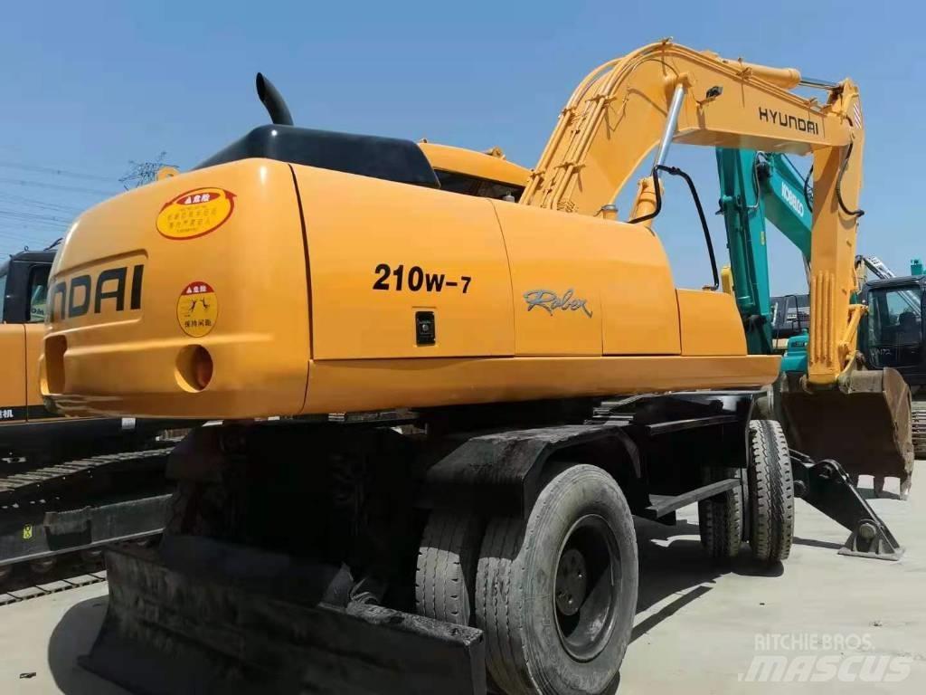 Hyundai R210W-7 Wheeled excavators