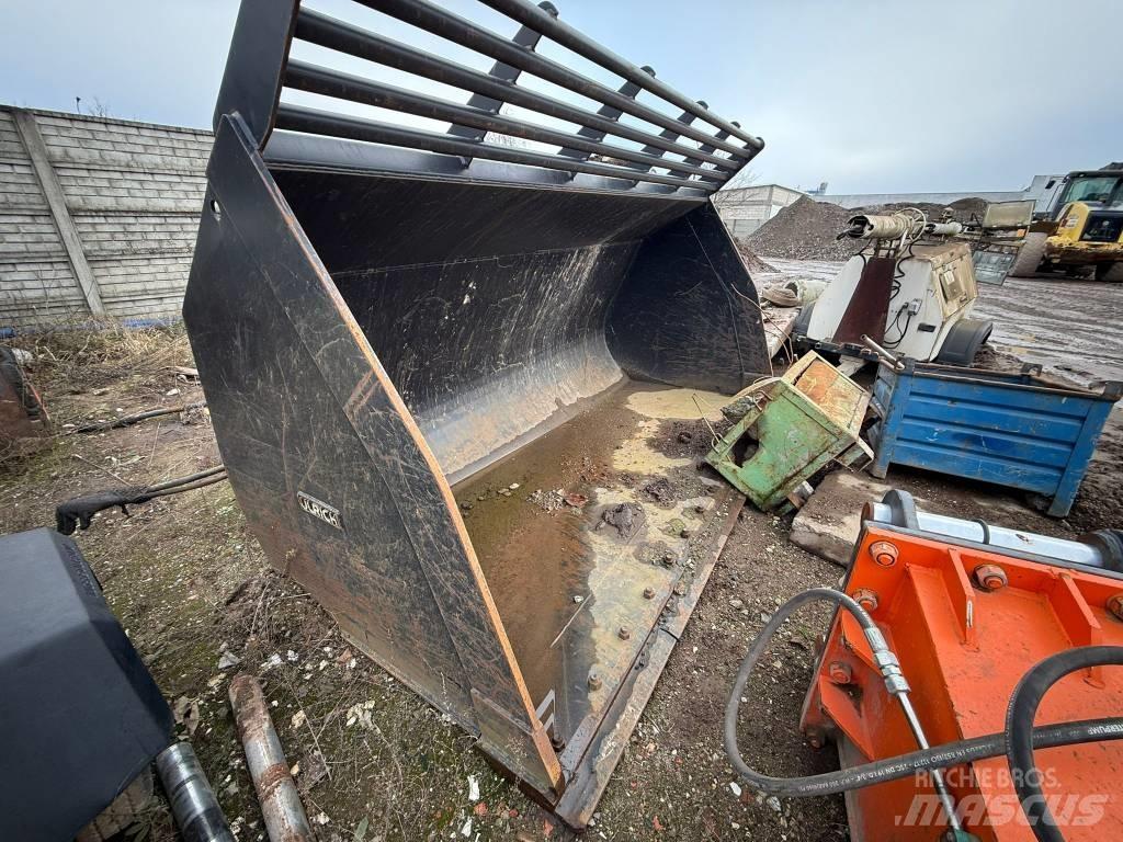 Doosan DL 420-7 Buckets