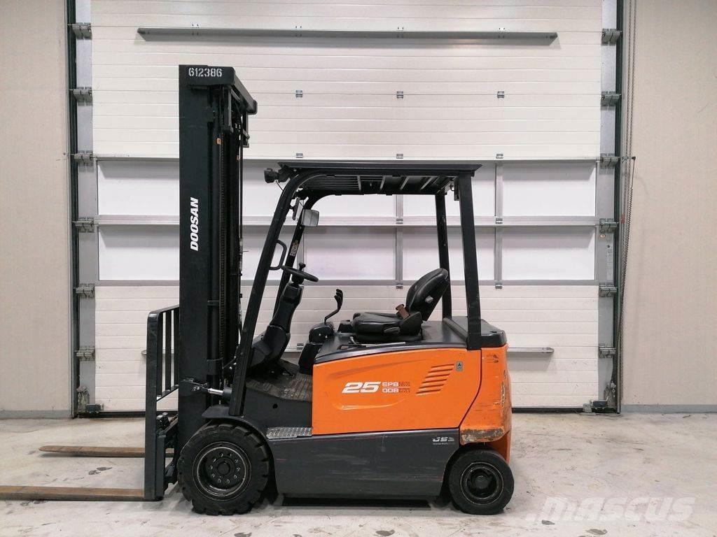 Doosan B25X-7 Electric forklift trucks