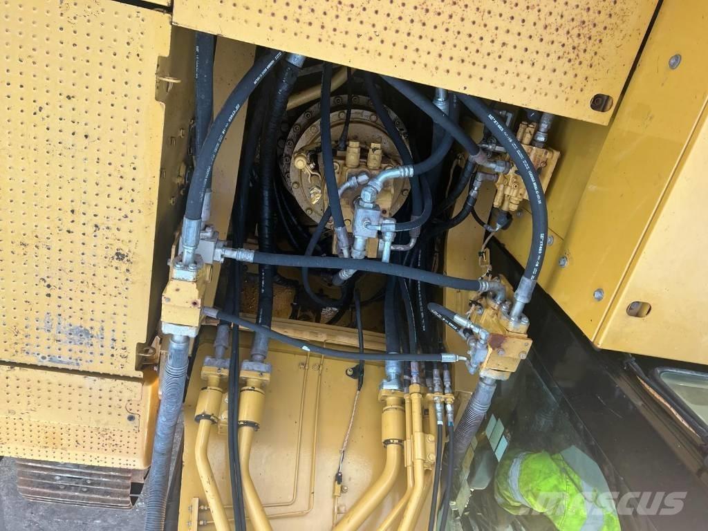 CAT 336 F L Crawler excavators