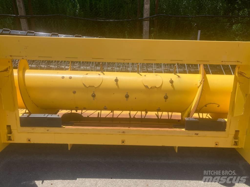 New Holland 790 CP Combine harvesters