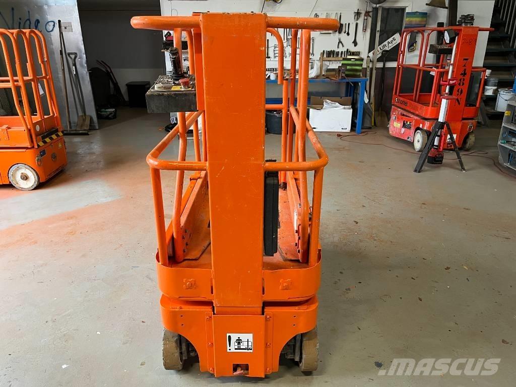 Snorkel TM 12 Used Personnel lifts and access elevators
