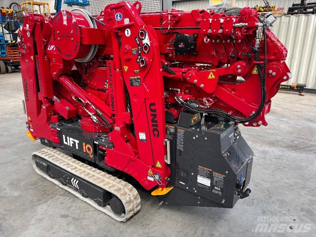 Unic UM 445 All terrain cranes