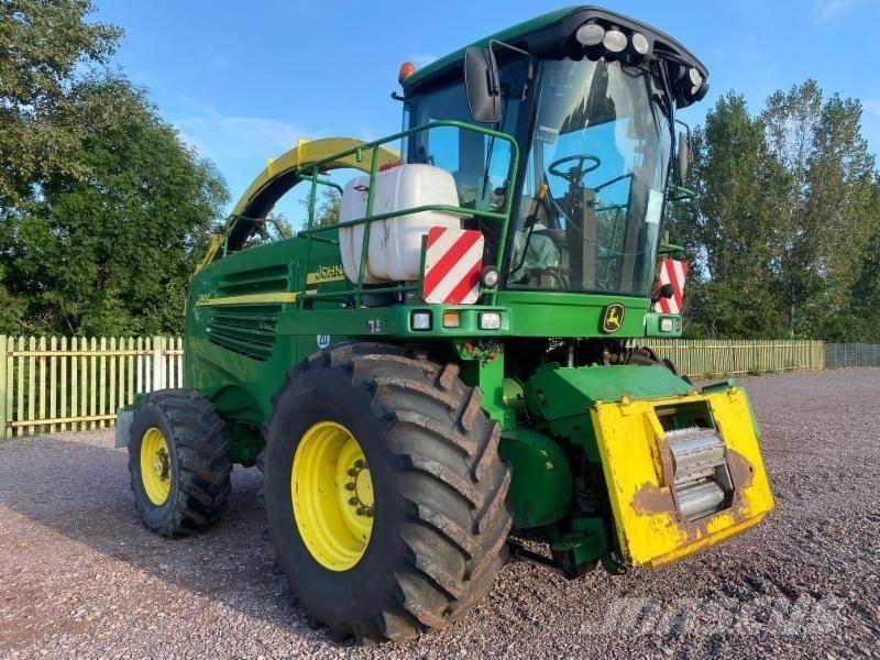 John Deere 7400 Forage harvesters