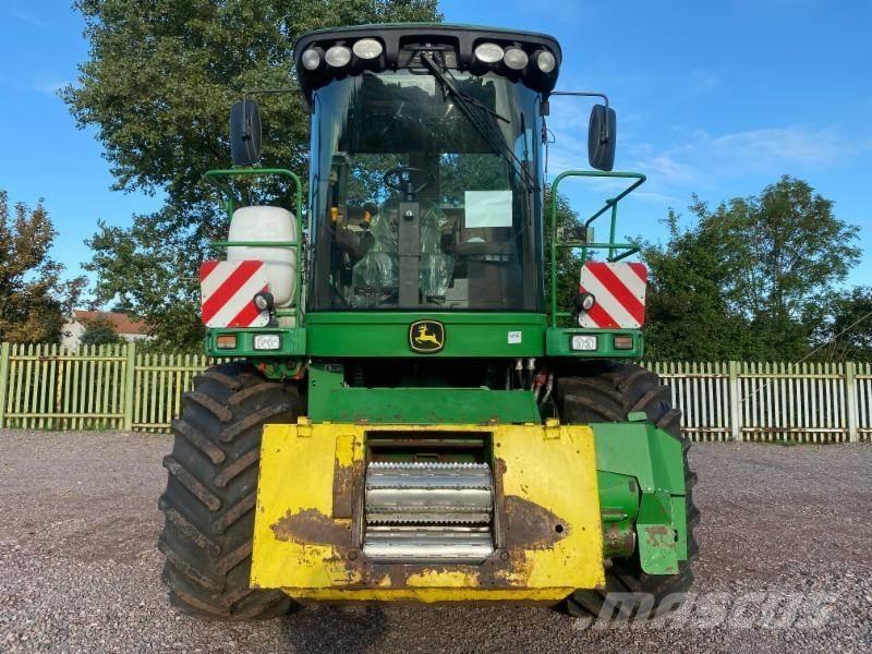 John Deere 7400 Forage harvesters